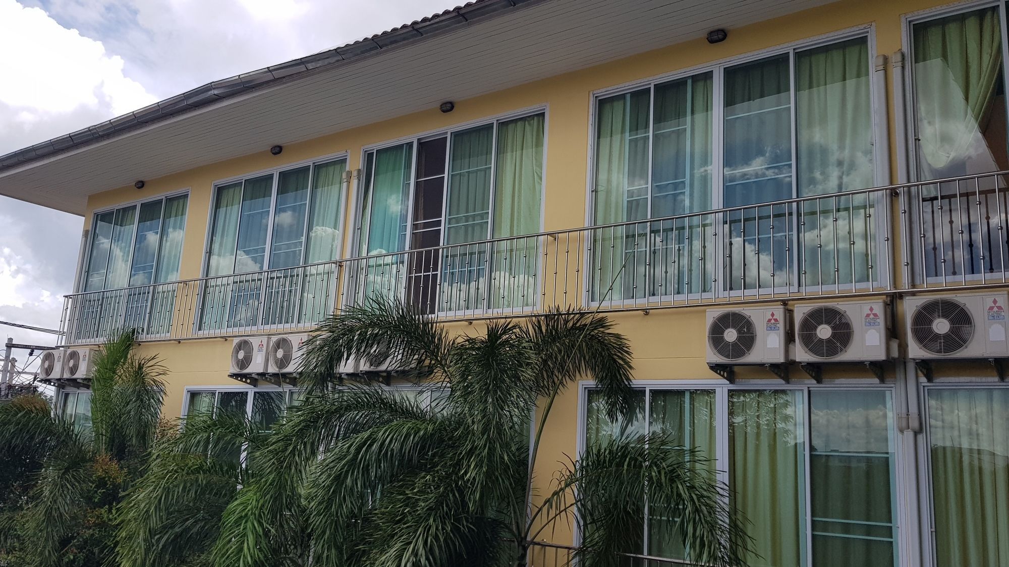 The O2 Aparthotel Udon Thani Bagian luar foto